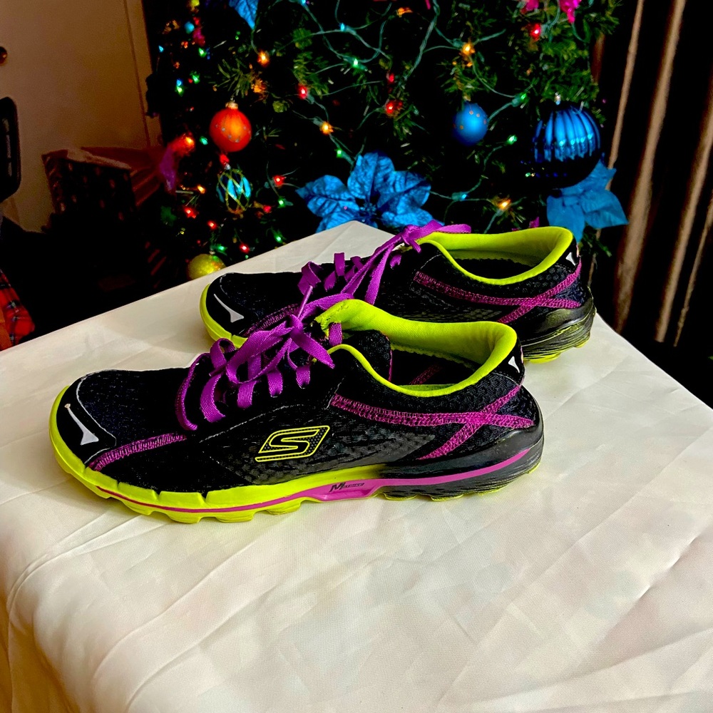 Skechers 9.5 sneaker. Used 2x